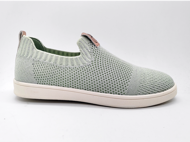 Scarpe comode da donna di moda dal design piatto semplice ed elegante